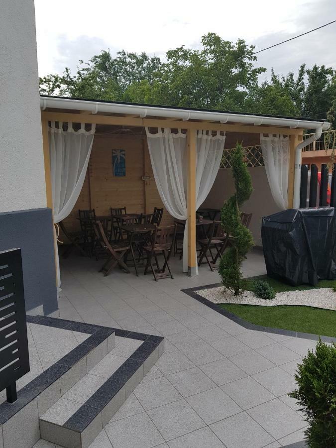 Vila Yly Западен Ефорие Екстериор снимка
